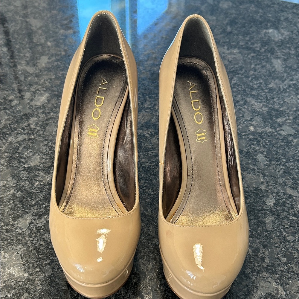 Aldo Women's Beige Patent platform Stiletto 7.5